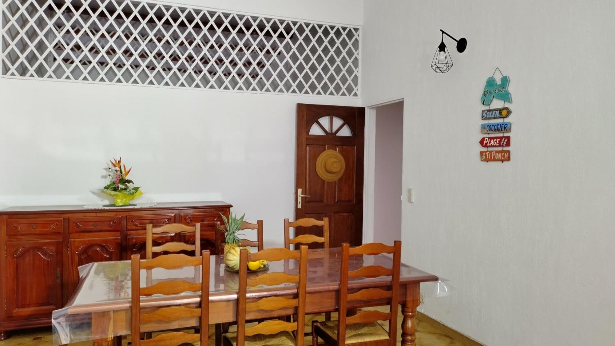 Holiday home Maison La Casa Creole, Spa, Emplacement Les Abymes