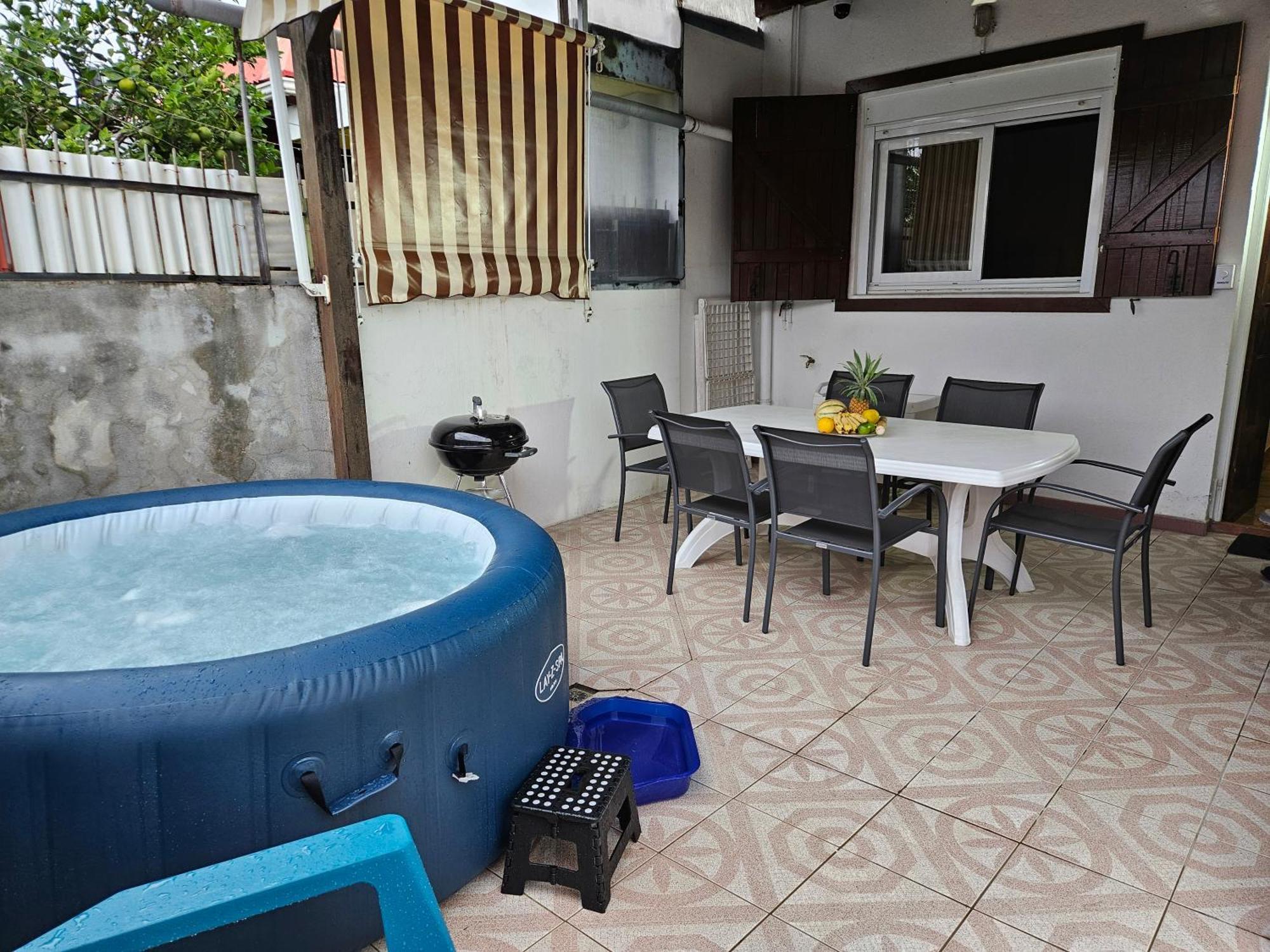 Maison La Casa Creole, Spa, Emplacement * Les Abymes